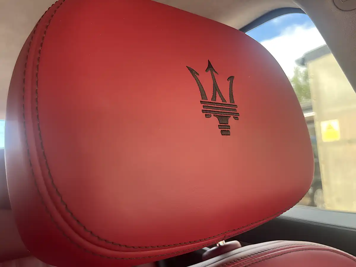 Used 2016 Maserati Ghibli Saloon Black - Interior and Exterior details 17