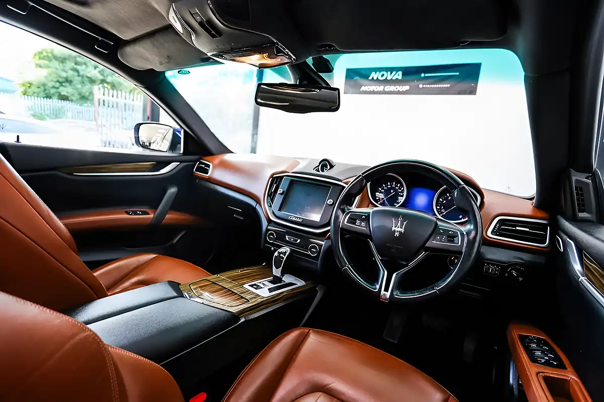 Used 2016 Maserati Ghibli Saloon Blue - Interior and Exterior details 13