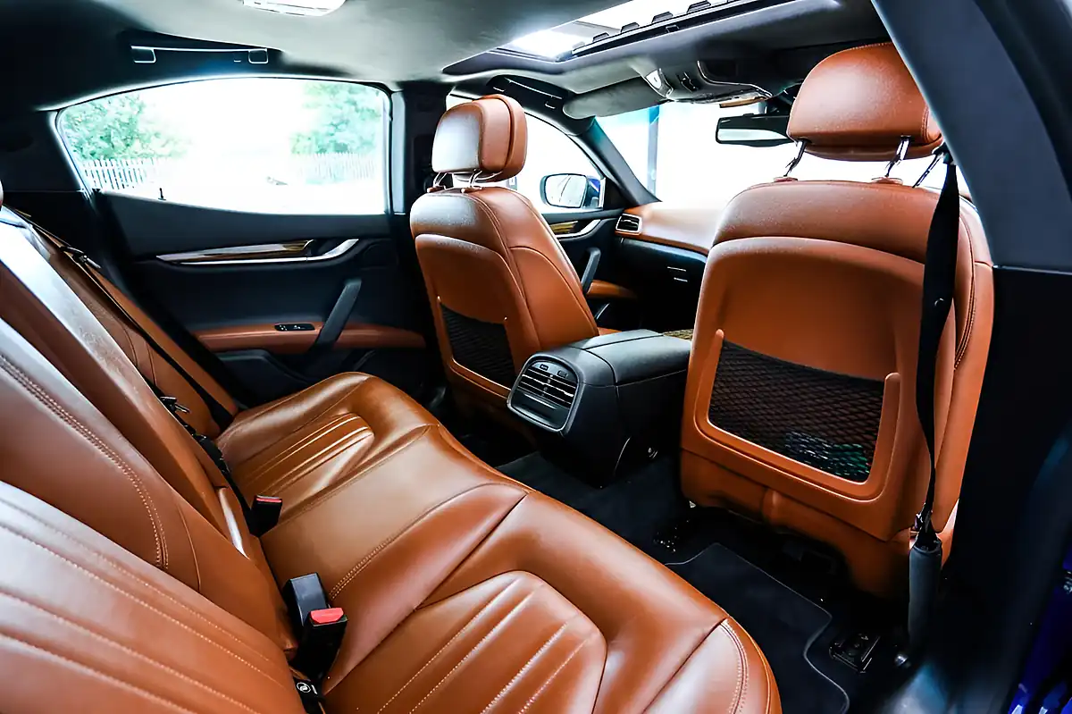 Used 2016 Maserati Ghibli Saloon Blue - Interior and Exterior details 14