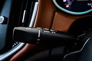 Used 2016 Maserati Ghibli Saloon Blue - Interior and Exterior details 16