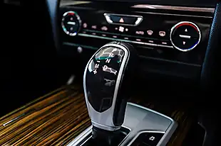 Used 2016 Maserati Ghibli Saloon Blue - Interior and Exterior details 18