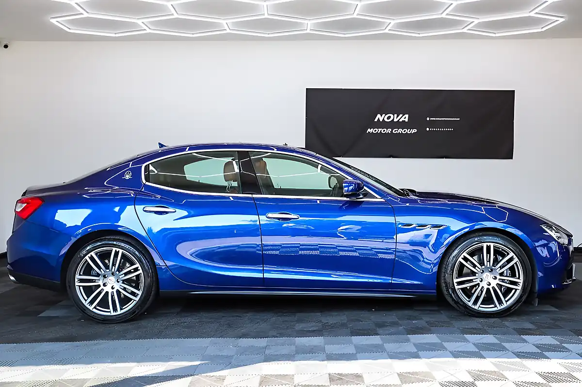 Used 2016 Maserati Ghibli Saloon Blue - Interior and Exterior details 5