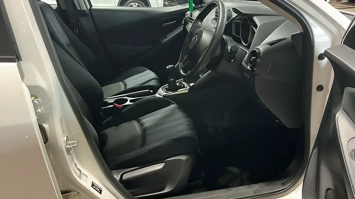 Used 2016 Mazda 2 Se White - Interior and Exterior details 11