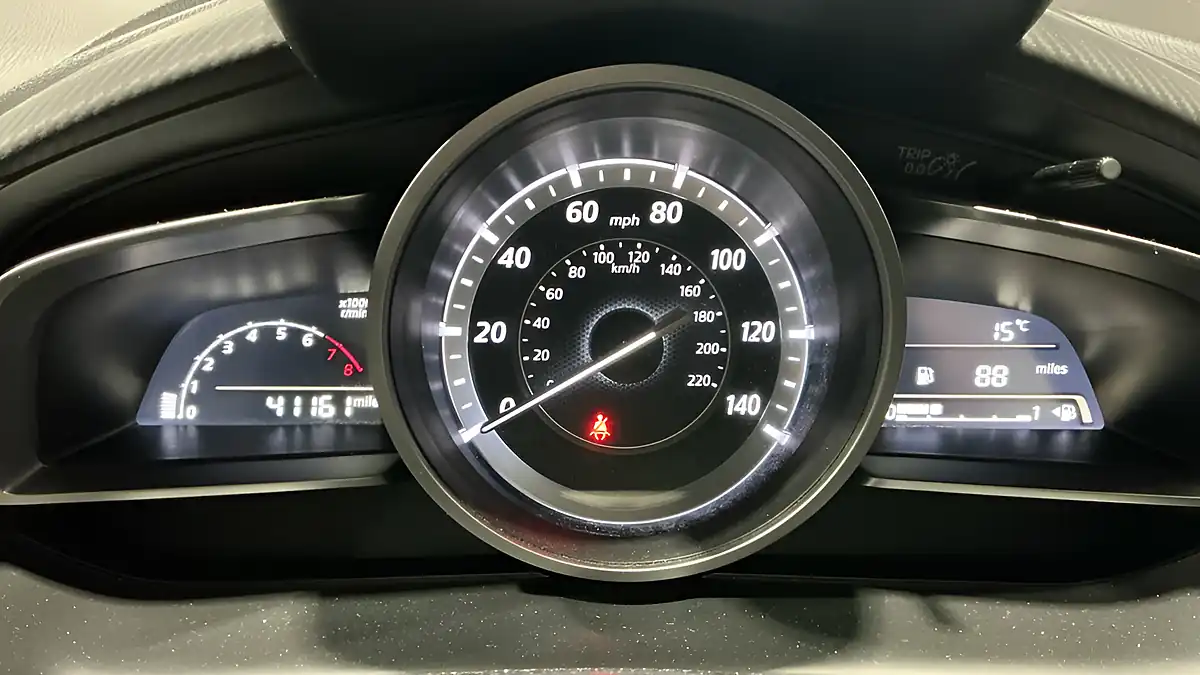Used 2016 Mazda 2 Se White - Interior and Exterior details 12