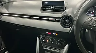 Used 2016 Mazda 2 Se White - Interior and Exterior details 13