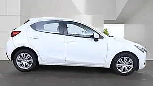Used 2016 Mazda 2 Se White - Interior and Exterior details 5