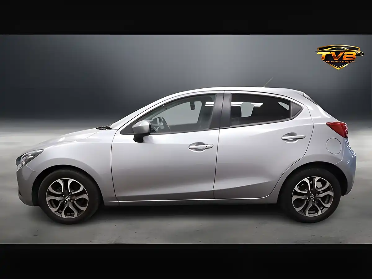 Used 2016 Mazda 2 Sport Nav Aluminium Silver - Interior and Exterior details 6