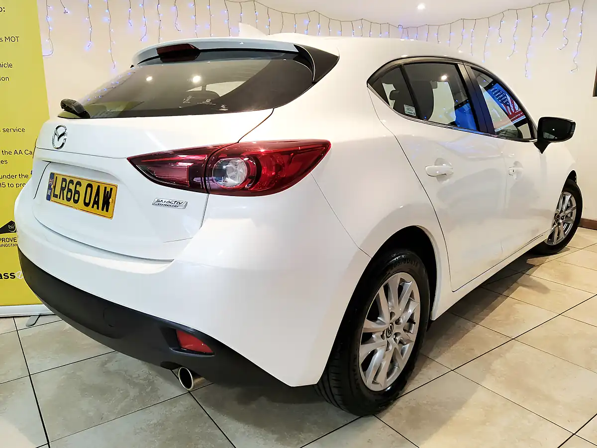 Used 2016 Mazda 3 Se Nav White - Interior and Exterior details 14
