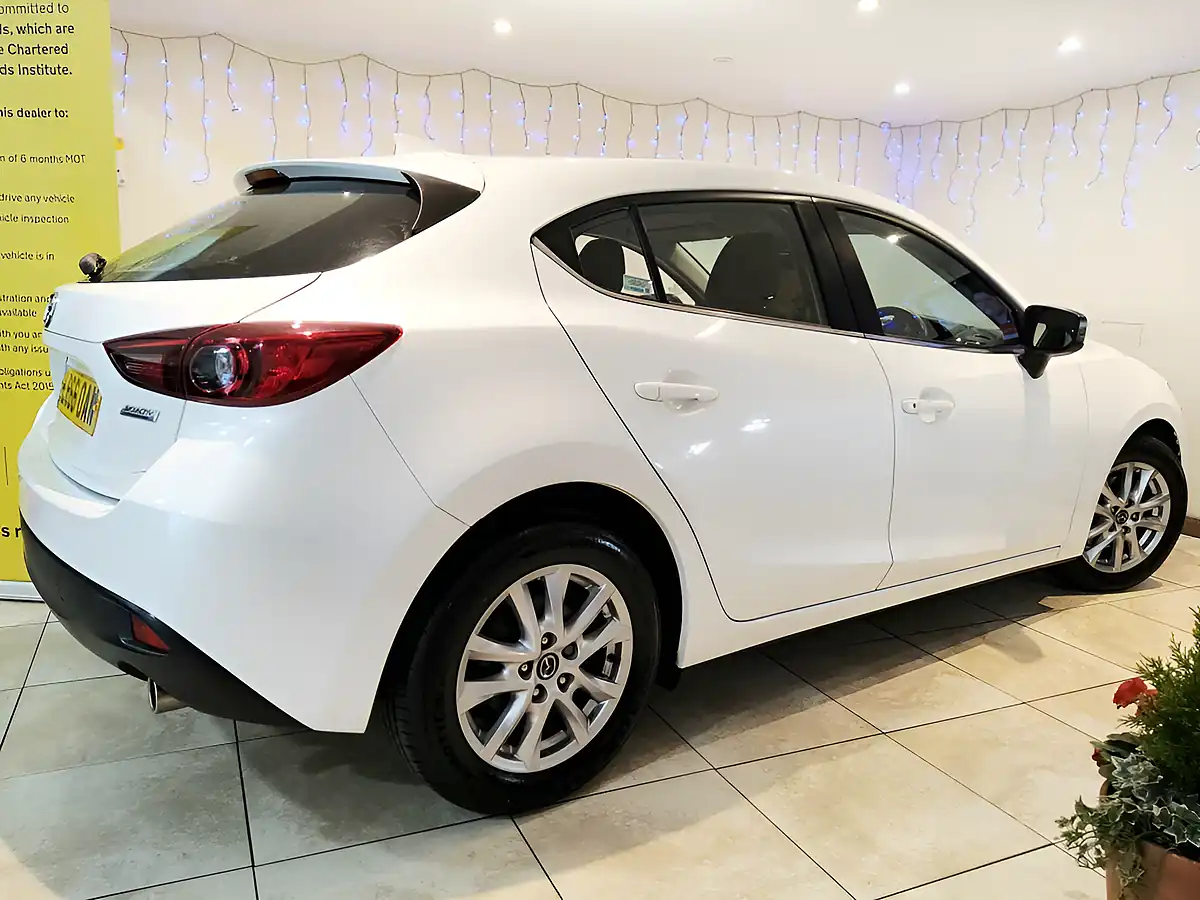 Used 2016 Mazda 3 Se Nav White - Interior and Exterior details 15