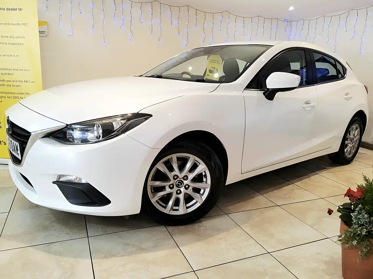 Used 2016 Mazda 3 Se Nav White - Interior and Exterior details 2