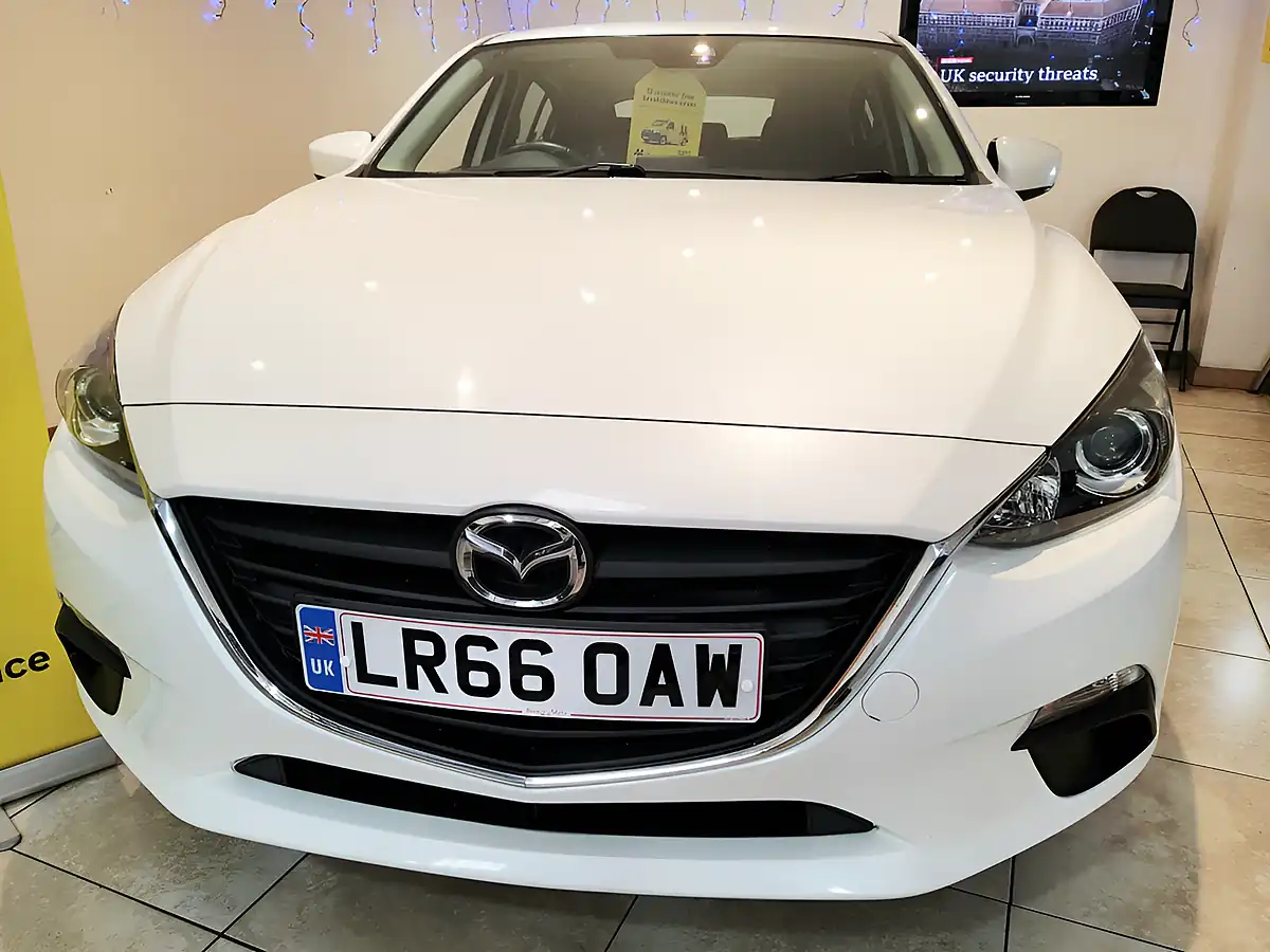 Used 2016 Mazda 3 Se Nav White - Interior and Exterior details 4