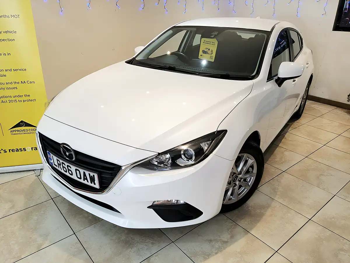 Used 2016 Mazda 3 Se Nav White - Interior and Exterior details 7