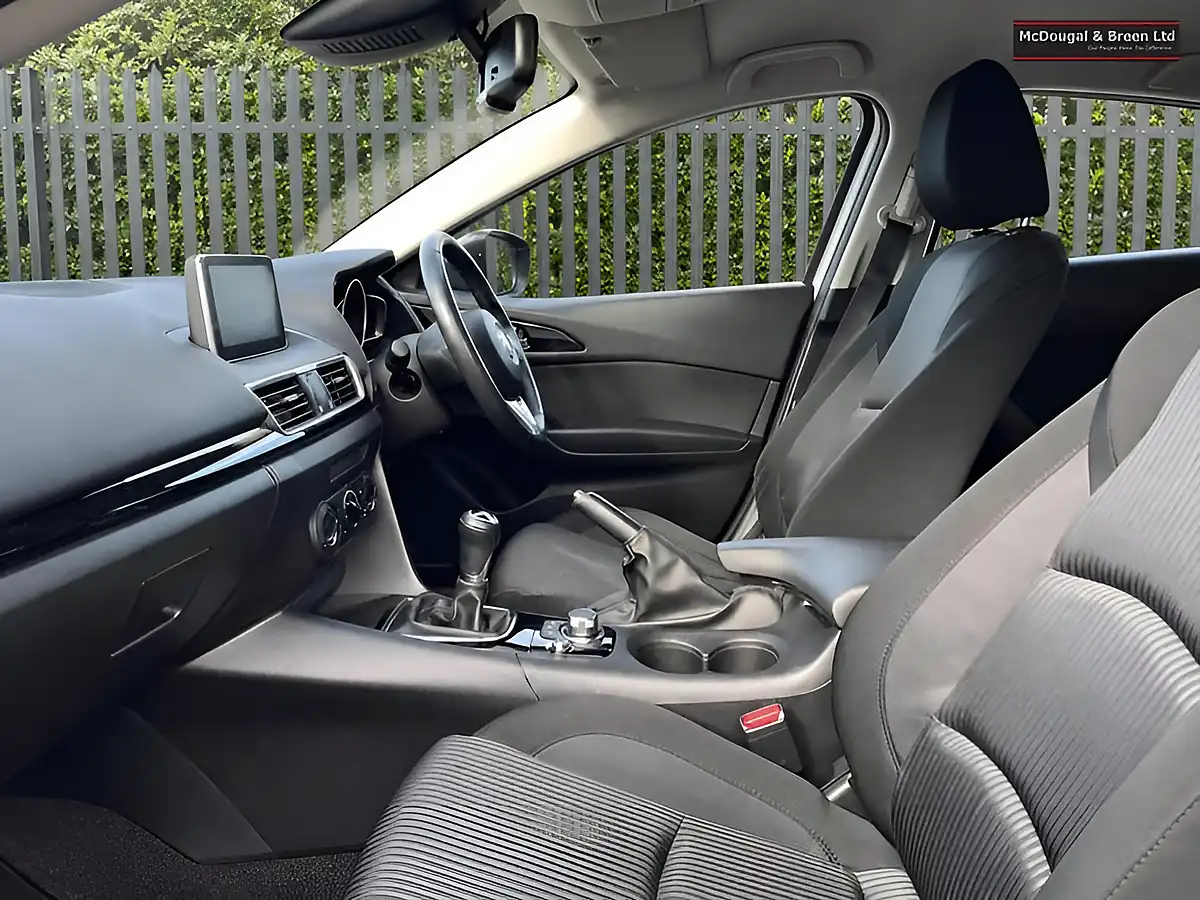 Used 2016 Mazda 3 Se White - Interior and Exterior details 14