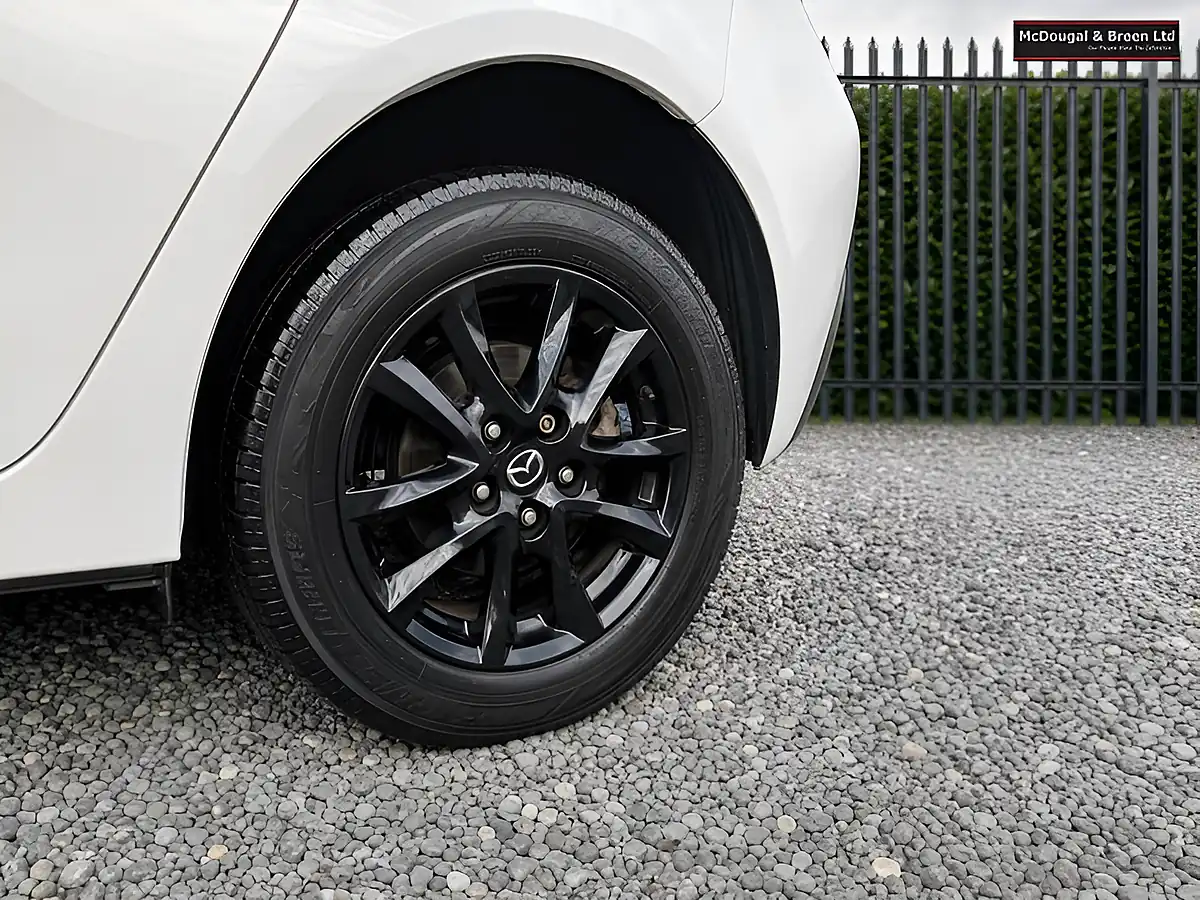 Used 2016 Mazda 3 Se White - Interior and Exterior details 16