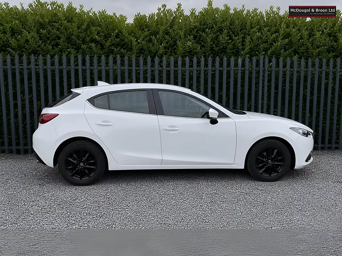 Used 2016 Mazda 3 Se White - Interior and Exterior details 8