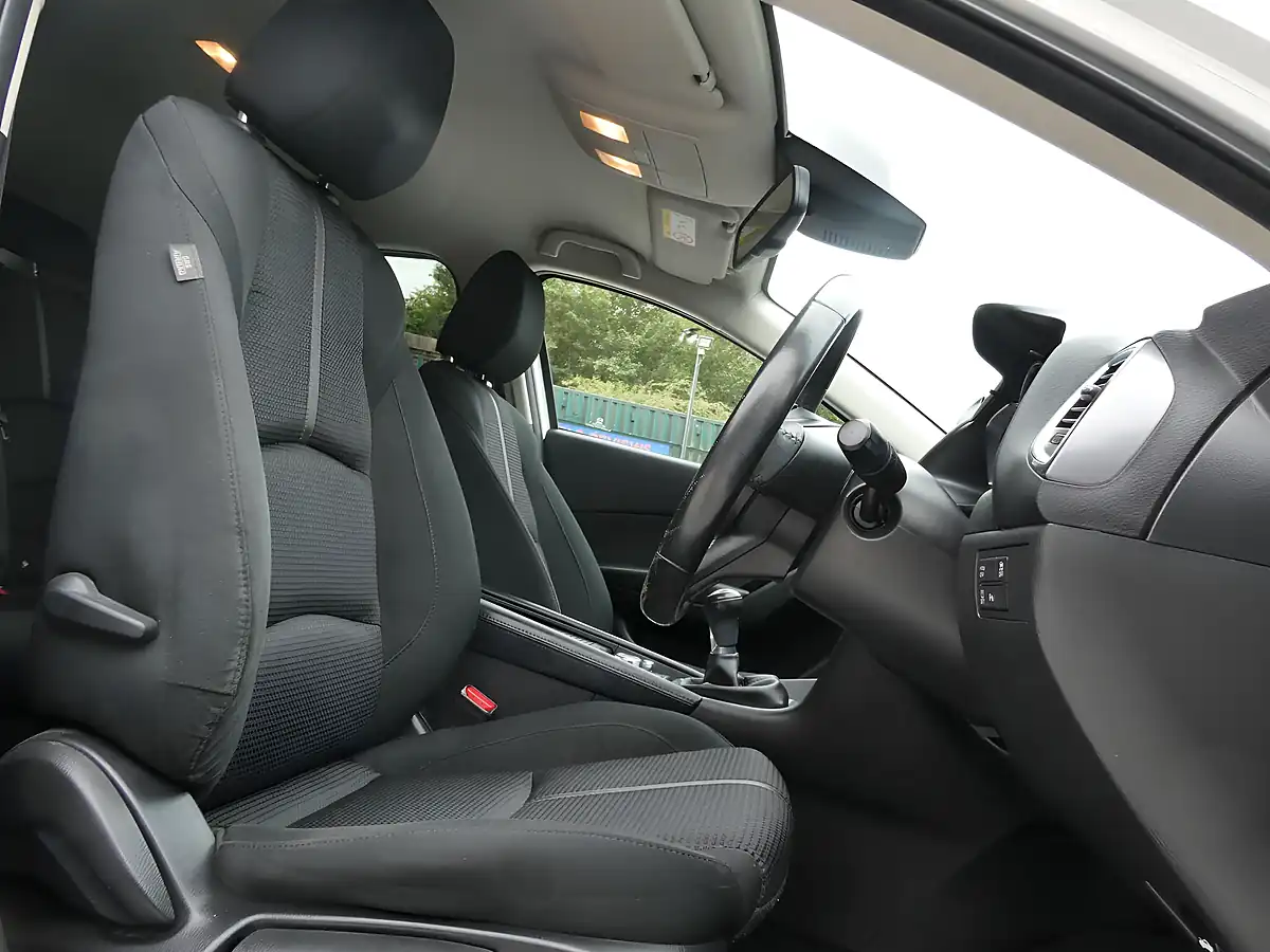 Used 2016 Mazda 3 Sport Nav White - Interior and Exterior details 6