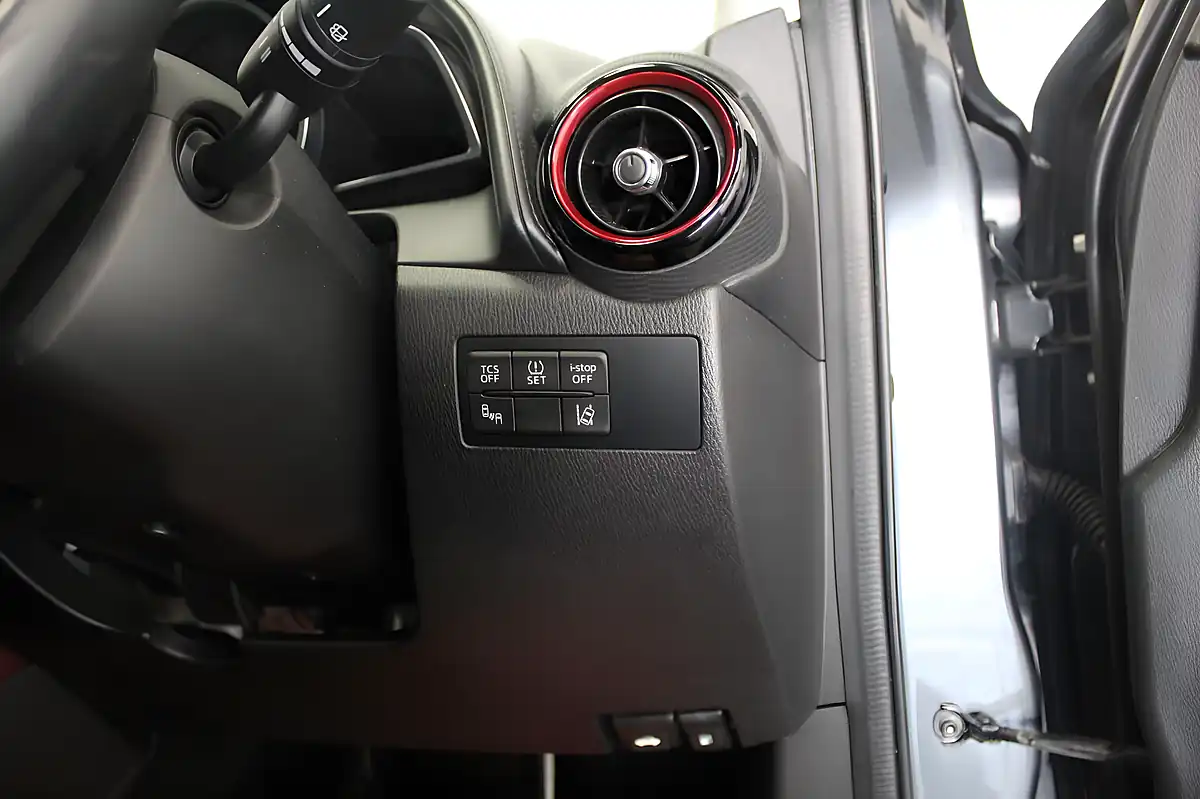 Used 2016 Mazda CX-3 Sport Nav Grey - Interior and Exterior details 17
