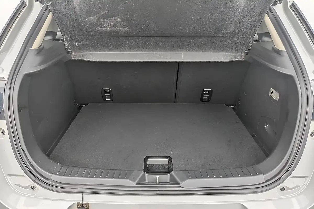 Used 2016 Mazda CX-3 Sport Nav Silver - Interior and Exterior details 16
