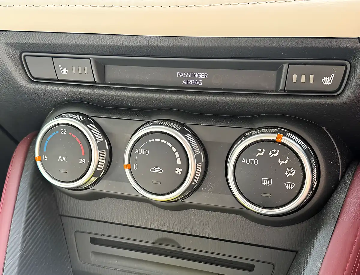 Used 2016 Mazda CX-3 Sport Nav Snowflake White - Interior and Exterior details 15