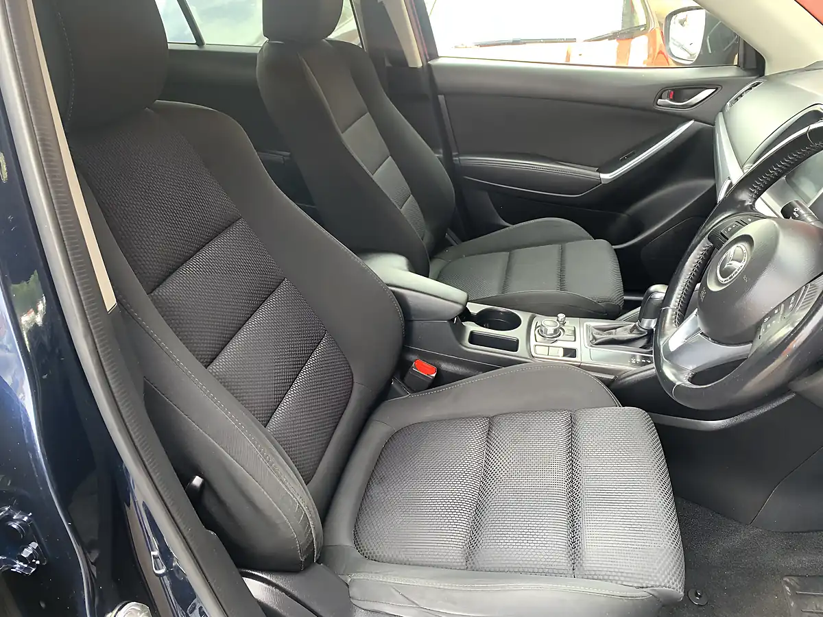 Used 2016 Mazda CX-5 Se-L Nav Blue - Interior and Exterior details 3