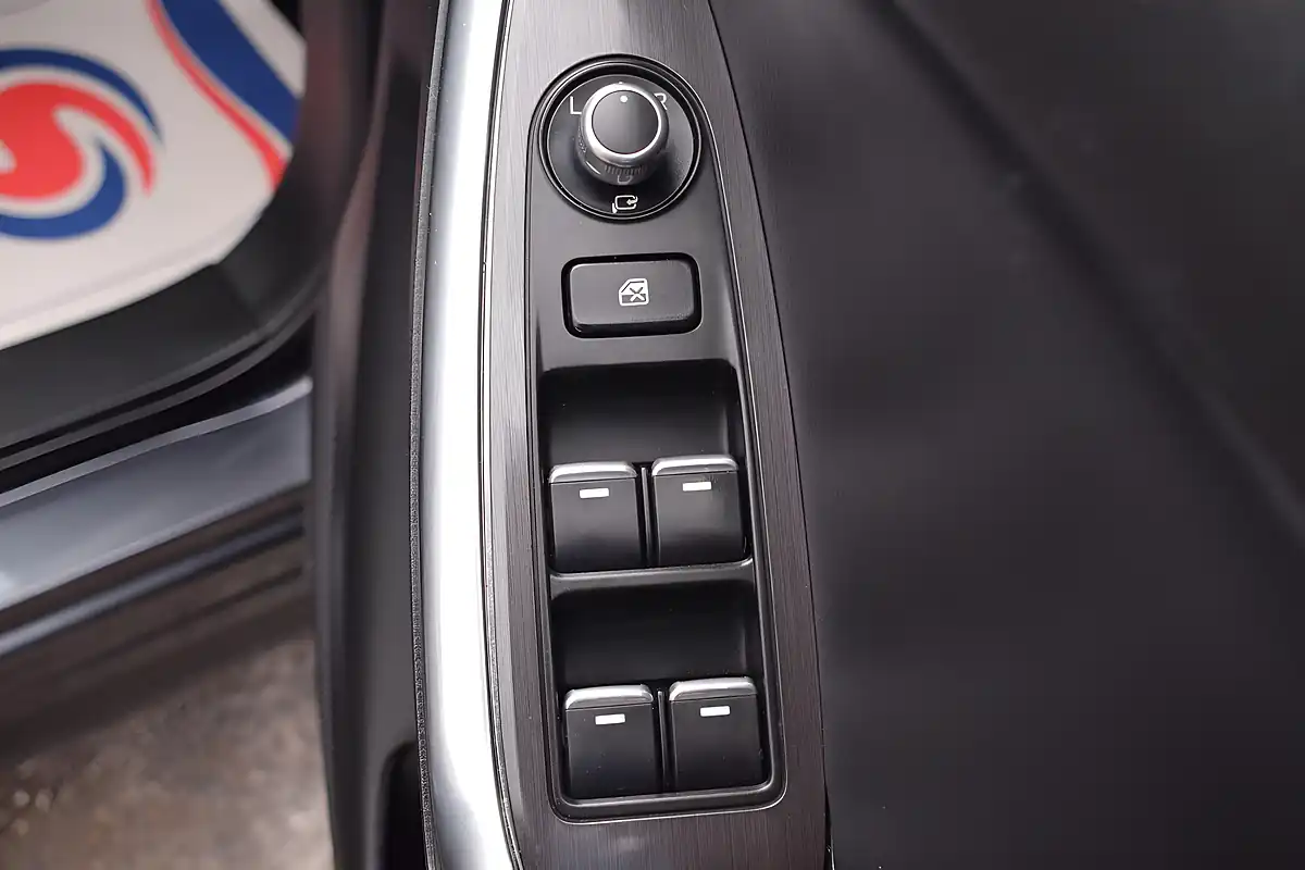 Used 2016 Mazda CX-5 Sport Nav Grey - Interior and Exterior details 20