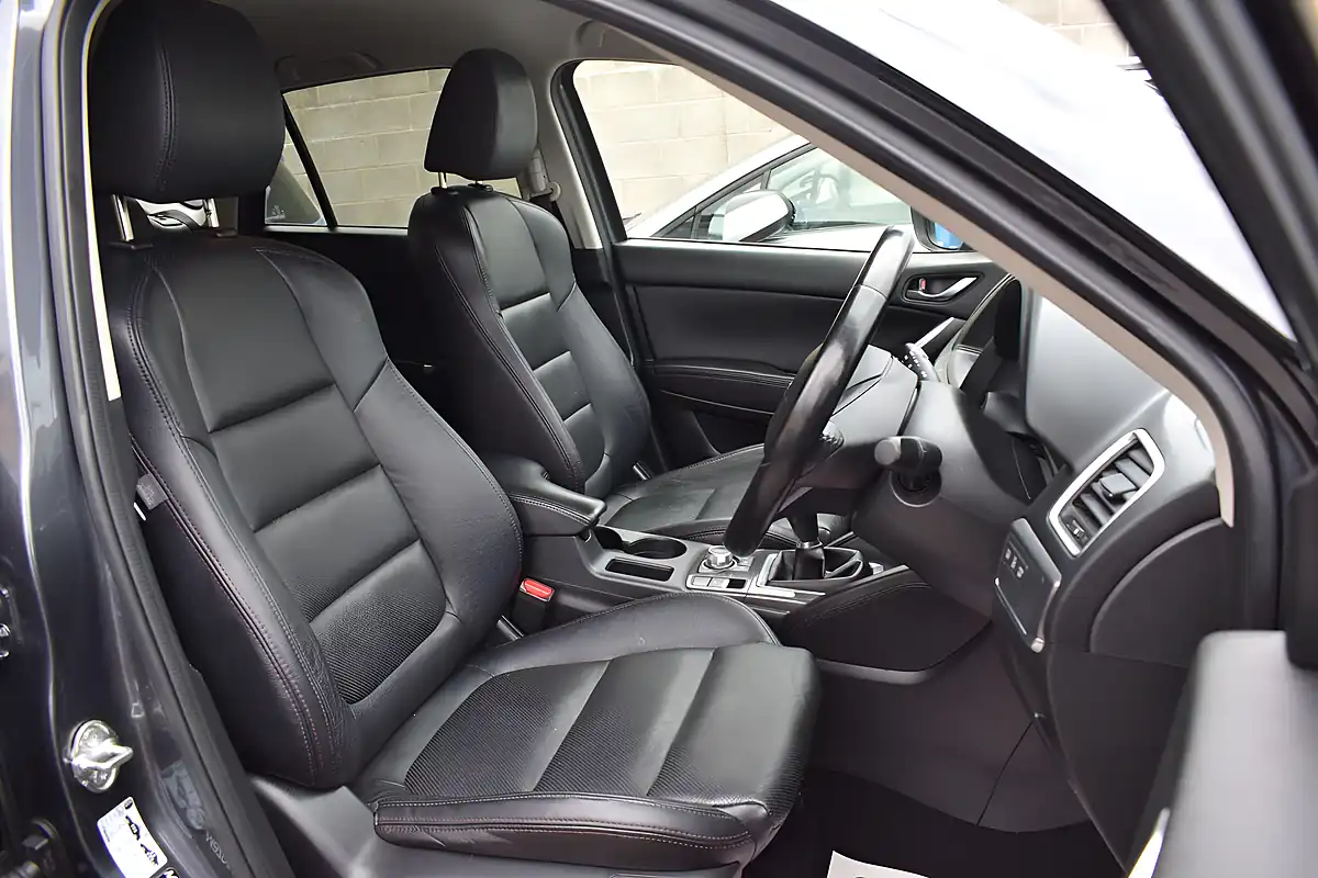 Used 2016 Mazda CX-5 Sport Nav Grey - Interior and Exterior details 8