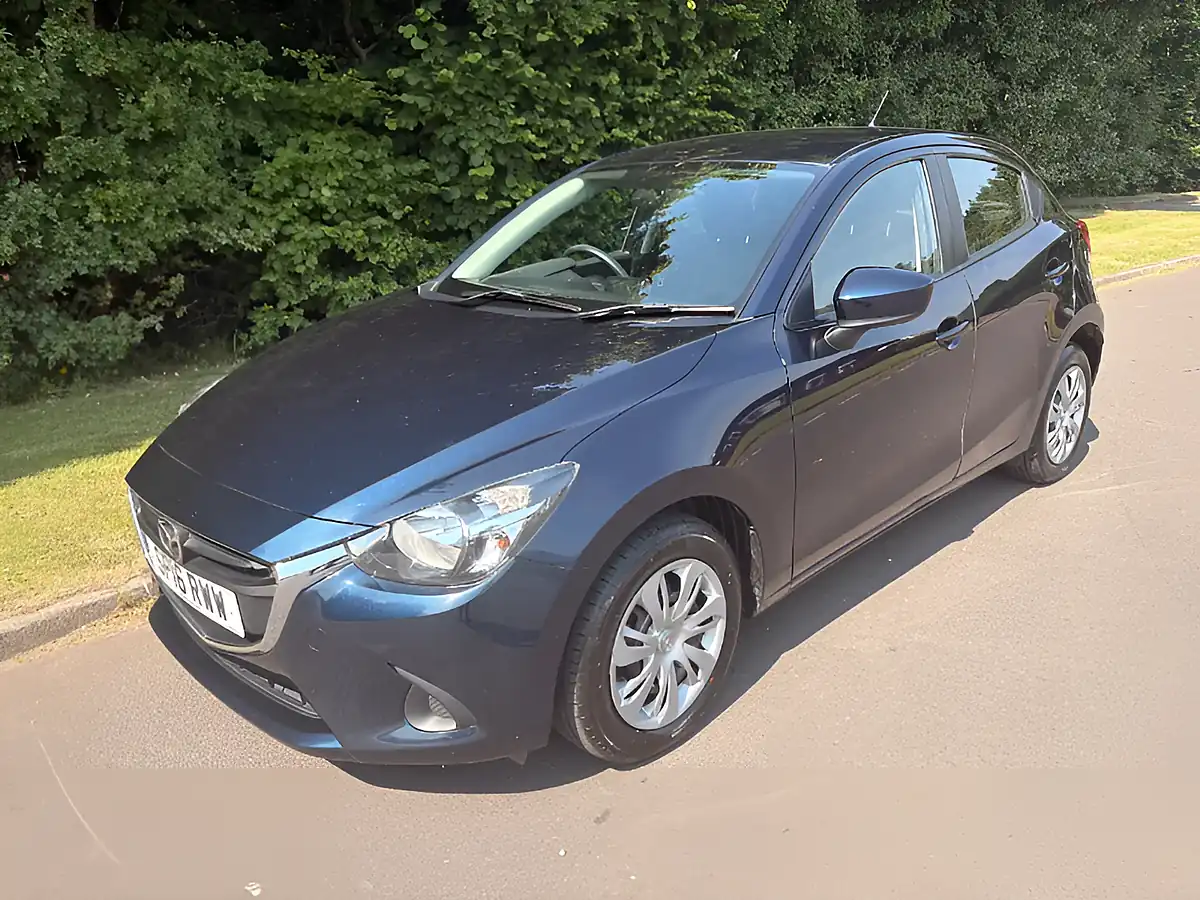 Used 2016 Mazda Mazda2 Se Blue - Interior and Exterior details 5