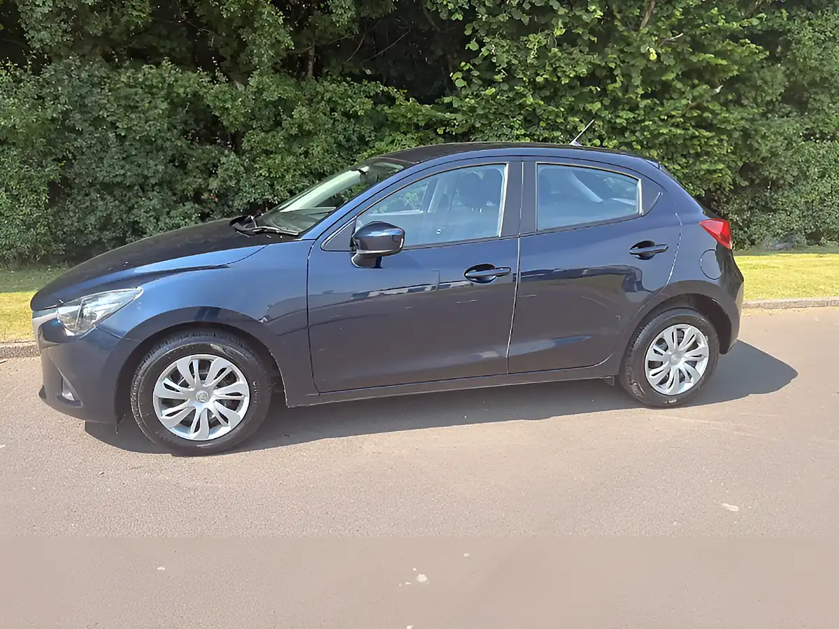 Used 2016 Mazda Mazda2 Se Blue - Interior and Exterior details 7