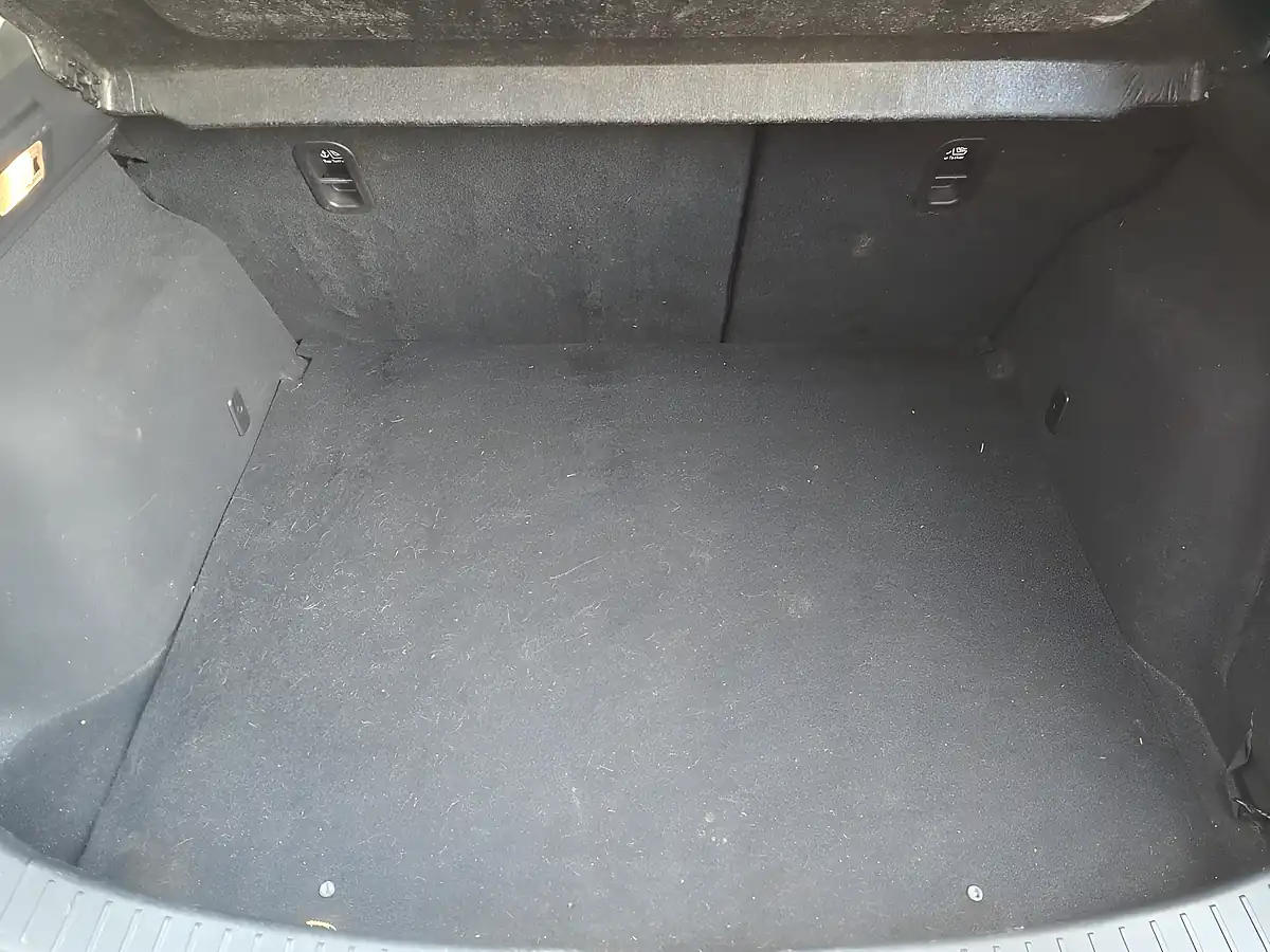 Used 2016 Mazda Mazda3 Se Grey - Interior and Exterior details 18