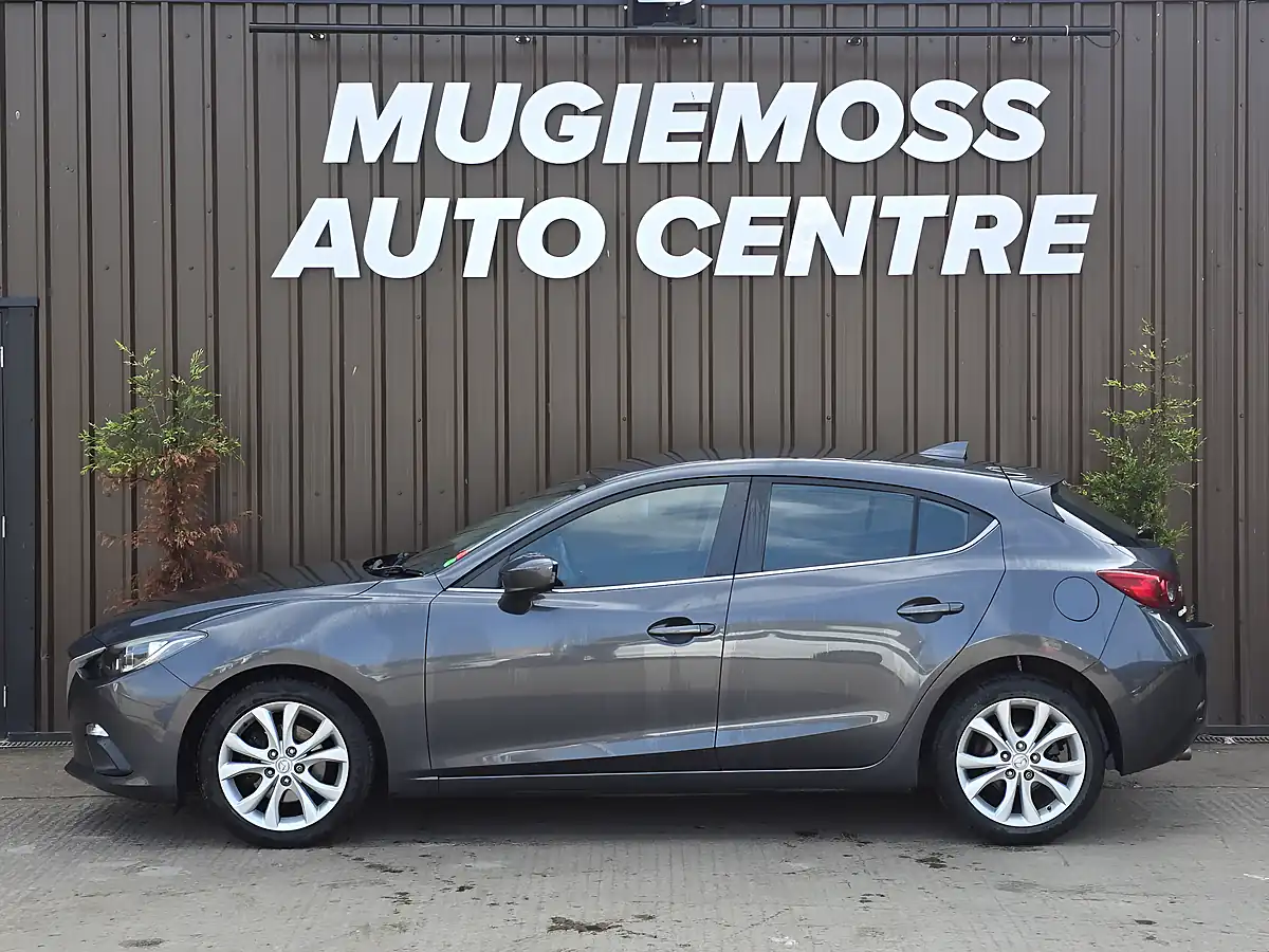 Used 2016 Mazda Mazda3 Se Grey - Interior and Exterior details 4