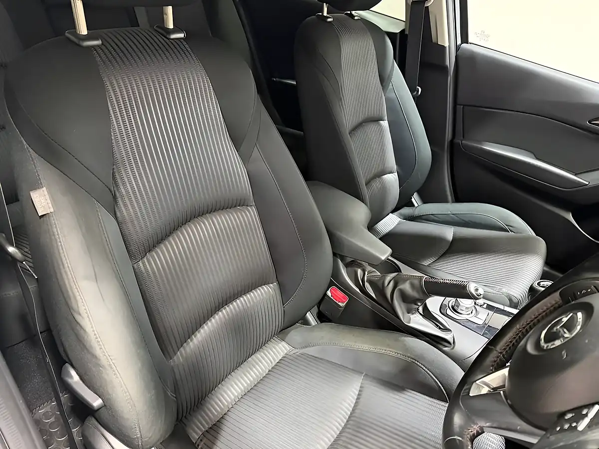 Used 2016 Mazda Mazda3 Se-L Nav Blue Reflex - Interior and Exterior details 11