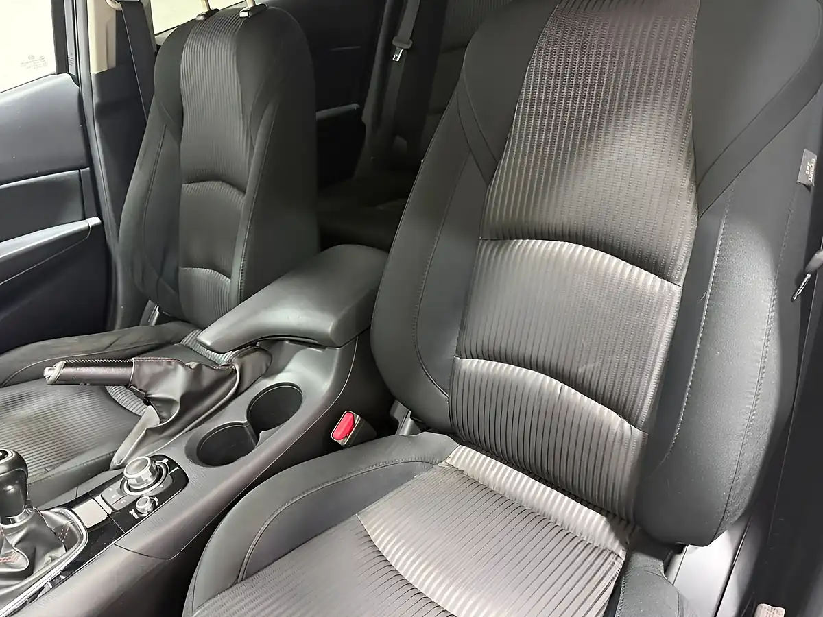 Used 2016 Mazda Mazda3 Se-L Nav Blue Reflex - Interior and Exterior details 13