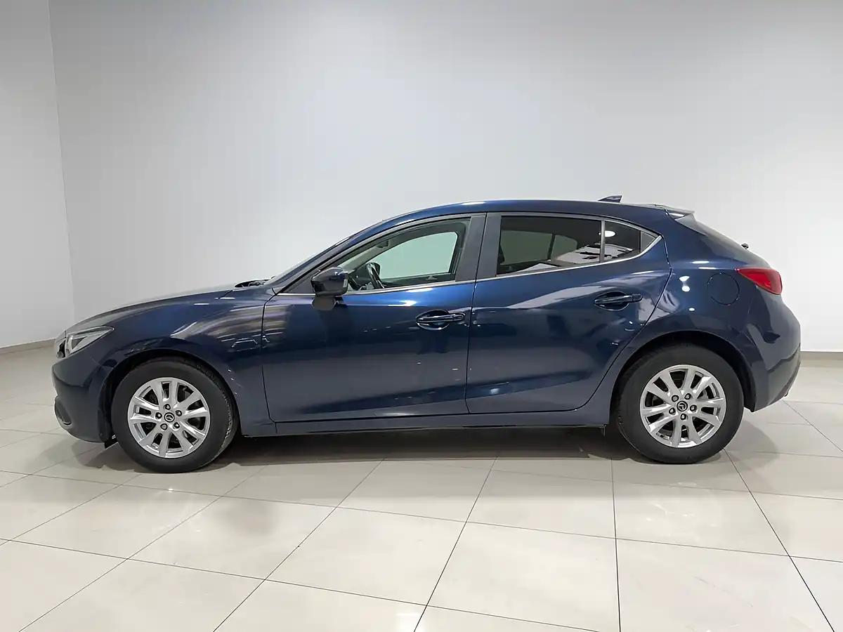 Used 2016 Mazda Mazda3 Se-L Nav Blue Reflex - Interior and Exterior details 5