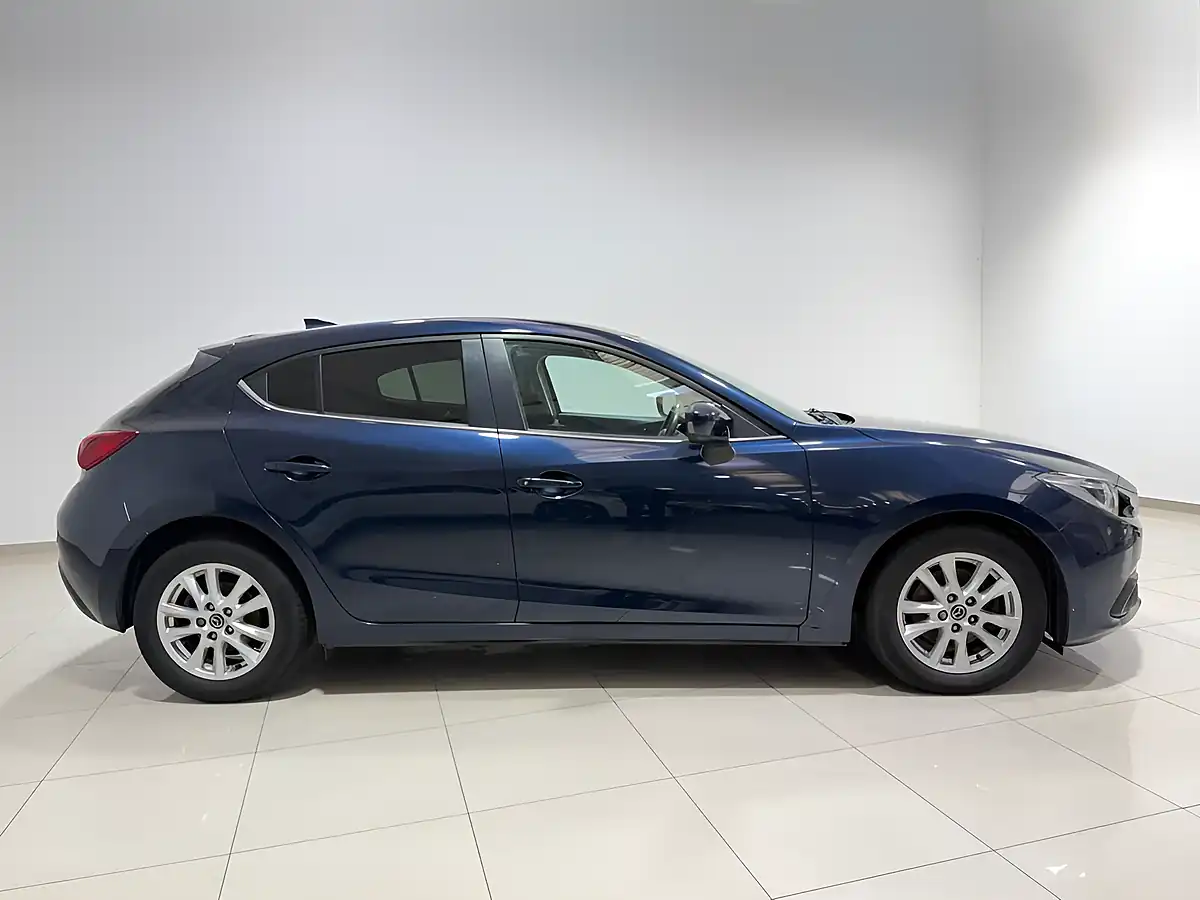 Used 2016 Mazda Mazda3 Se-L Nav Blue Reflex - Interior and Exterior details 9