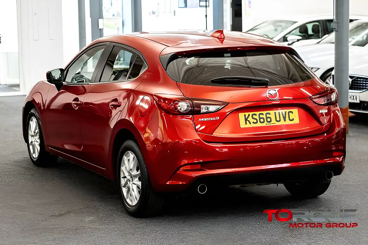 Used 2016 Mazda Mazda3 Se-L Nav Red - Interior and Exterior details 4