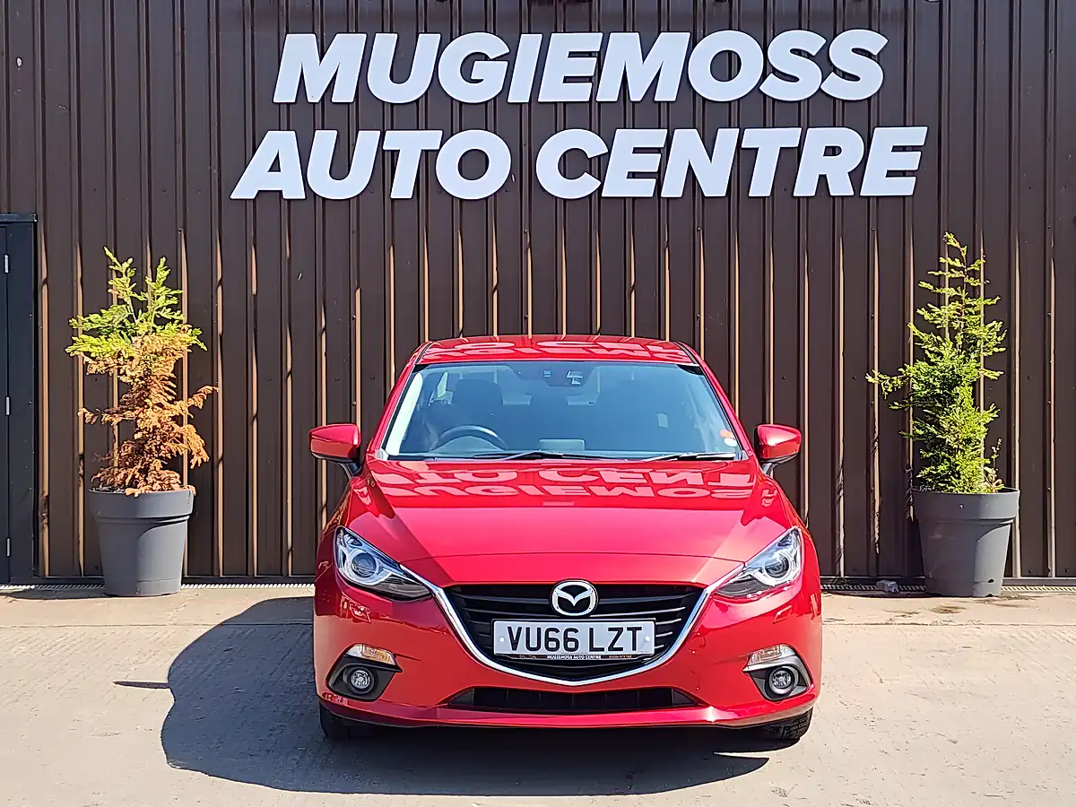 Used 2016 Mazda MAZDA3 Se-L Nav Red - Interior and Exterior details 3