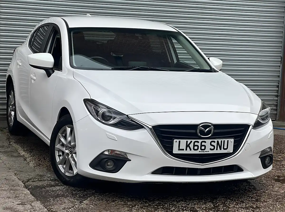 Used 2016 Mazda Mazda3 Se-L White - Interior and Exterior details 12