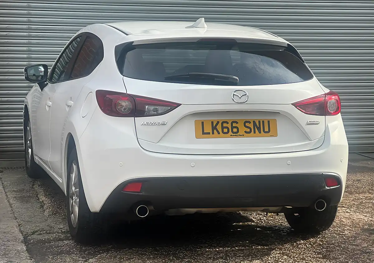 Used 2016 Mazda Mazda3 Se-L White - Interior and Exterior details 19