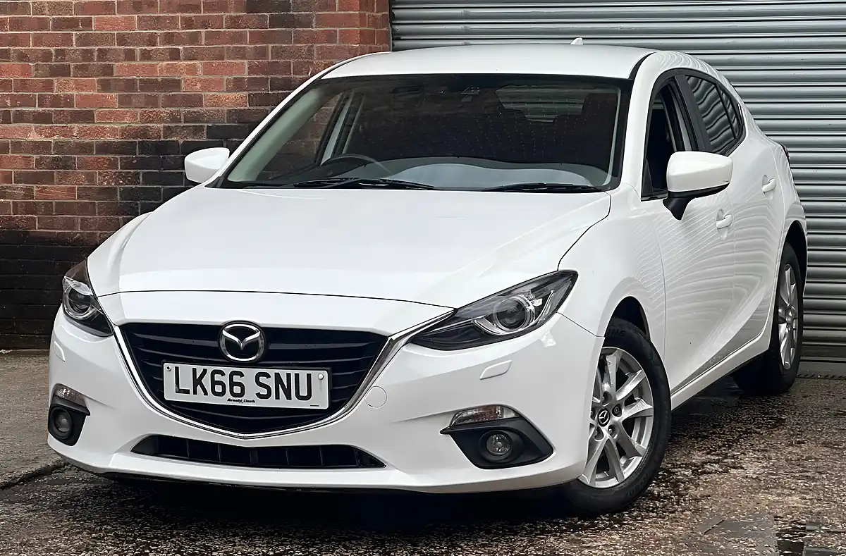 Used 2016 Mazda Mazda3 Se-L White - Interior and Exterior details 2