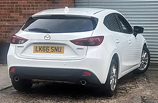 Used 2016 Mazda Mazda3 Se-L White - Interior and Exterior details 6