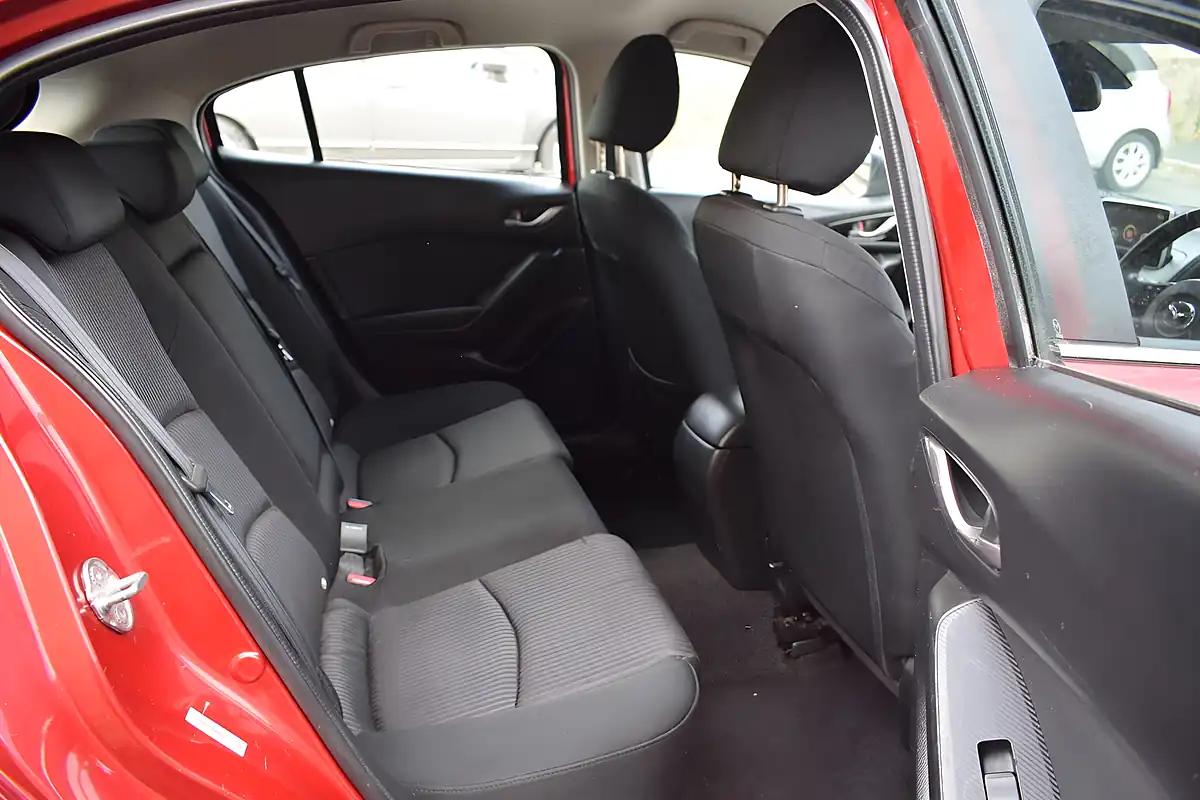Used 2016 Mazda Mazda3 Se Nav Red - Interior and Exterior details 10