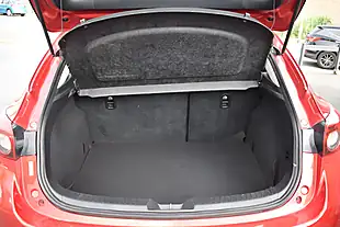 Used 2016 Mazda Mazda3 Se Nav Red - Interior and Exterior details 13