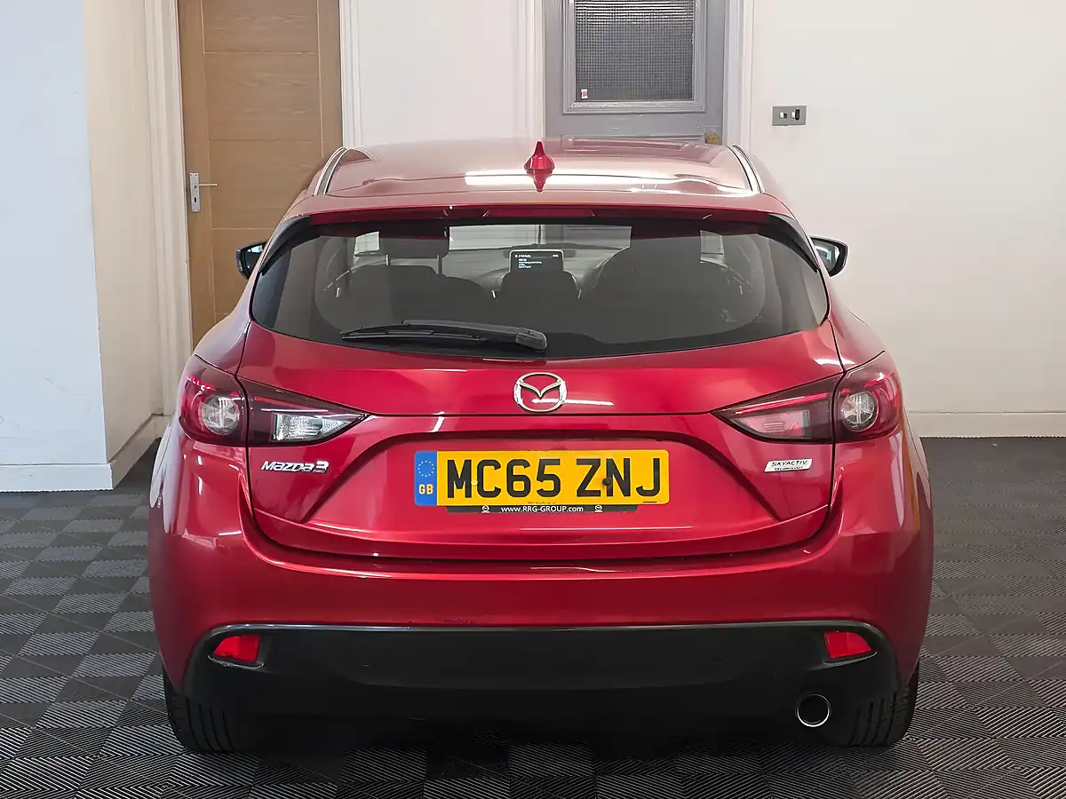 Used 2016 Mazda Mazda3 Se Nav Red - Interior and Exterior details 5
