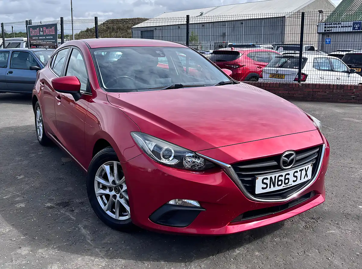 Used 2016 Mazda Mazda3 Se Nav Red - Front View
