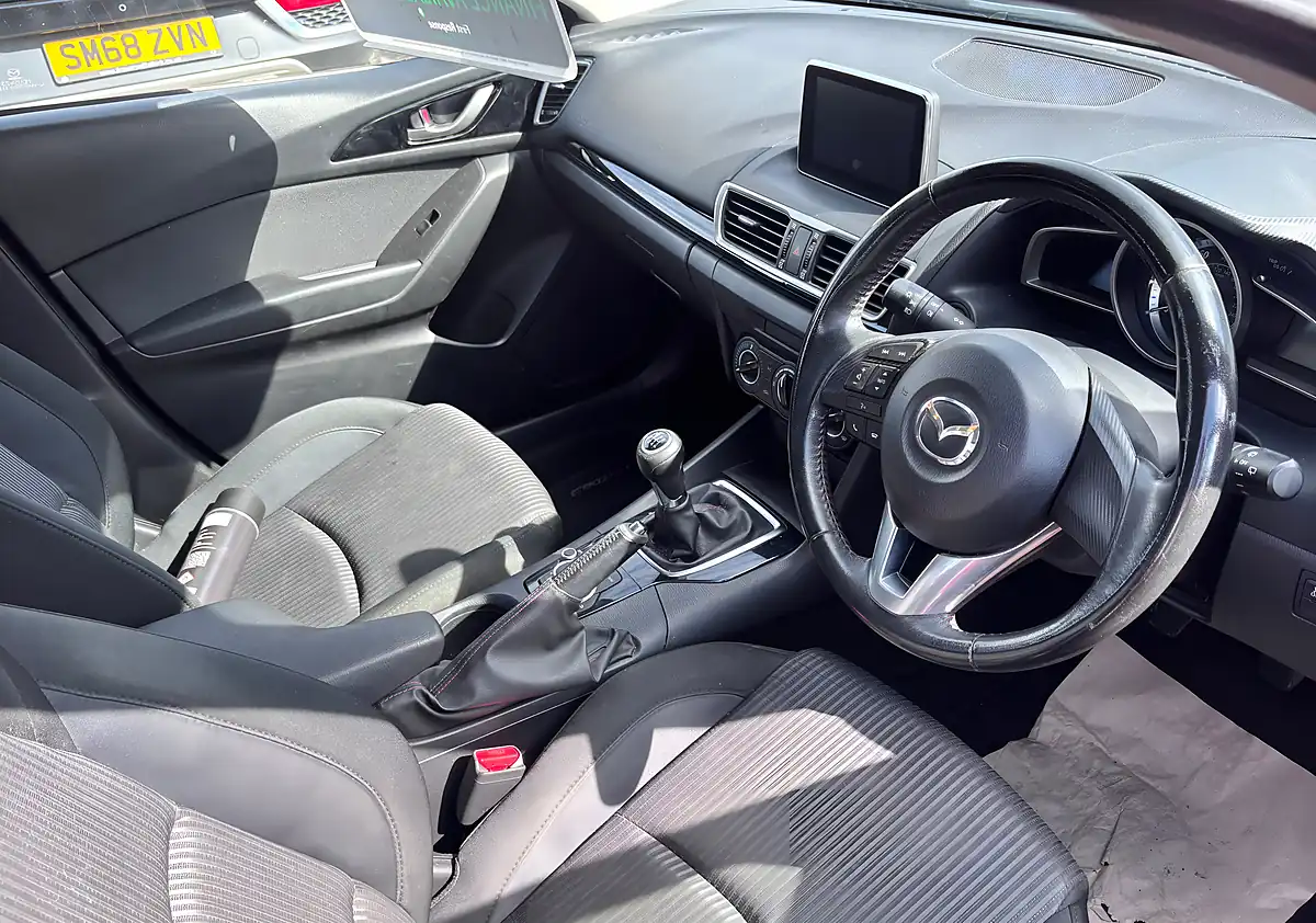 Used 2016 Mazda Mazda3 Se Nav Red - Interior and Exterior details 10