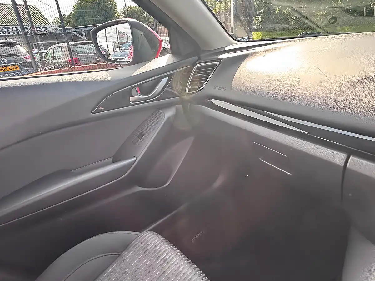 Used 2016 Mazda Mazda3 Se Nav Red - Interior and Exterior details 14
