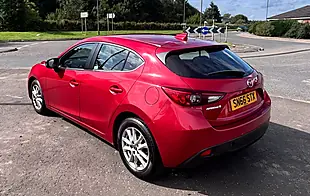 Used 2016 Mazda Mazda3 Se Nav Red - Interior and Exterior details 4