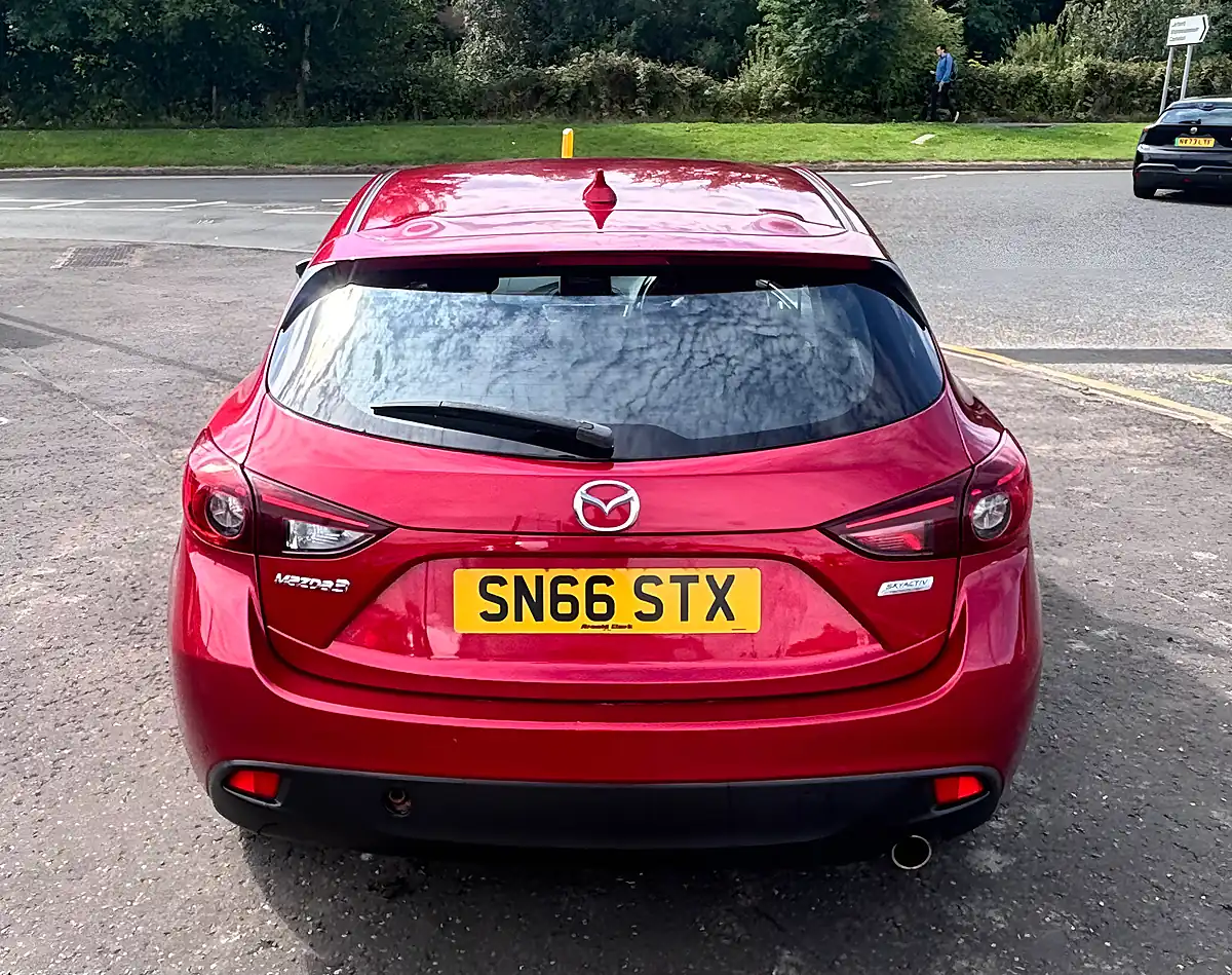 Used 2016 Mazda Mazda3 Se Nav Red - Interior and Exterior details 5