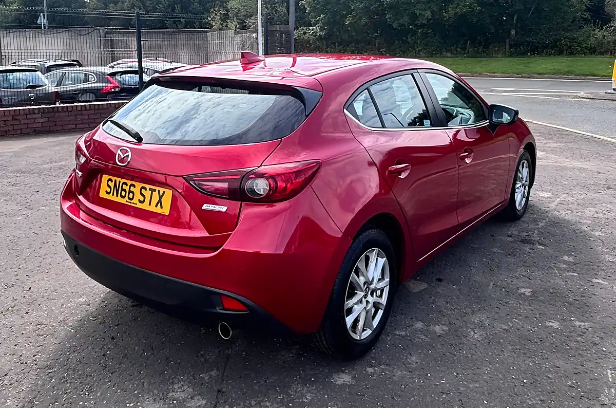 Used 2016 Mazda Mazda3 Se Nav Red - Interior and Exterior details 8
