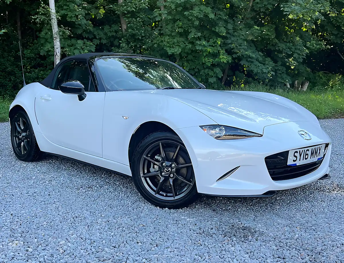 Used 2016 Mazda MX-5 Sport Arctic White - Front View